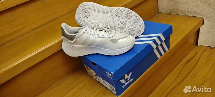 Кроссовки Adidas Originals 37.5 размер оригинал