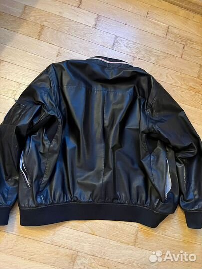 Кожаная куртка armani