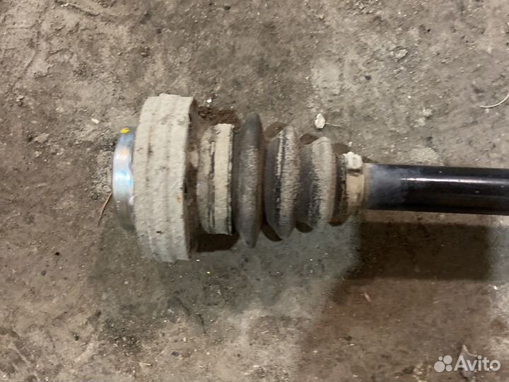 Привод правый BMW E81 E82 E87 E90 E91