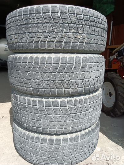 Bridgestone Blizzak DM-V1 265/65 R17