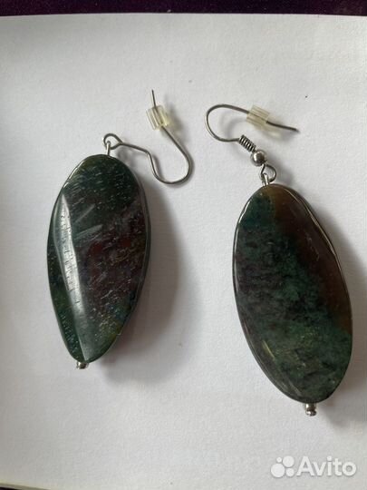 Серьги и бусы