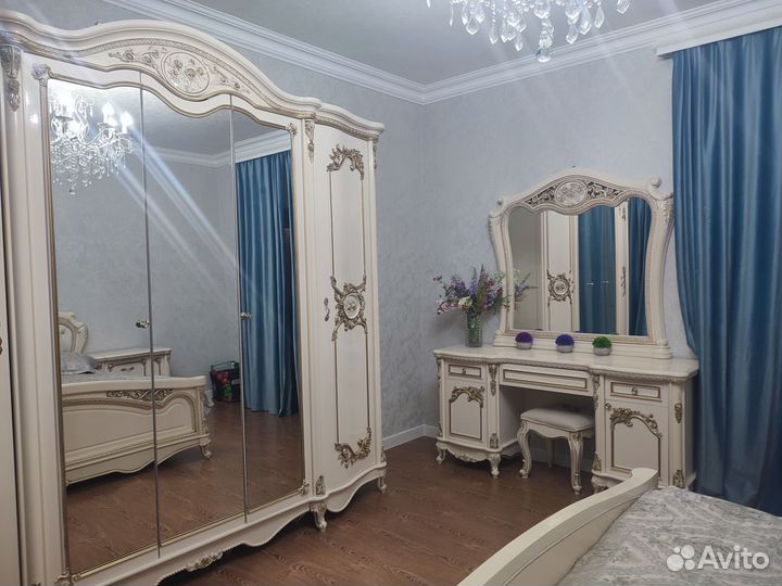 Спальный гарнитур