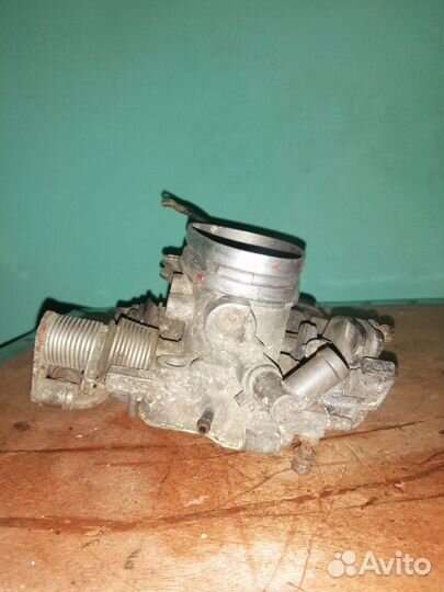 Дроссельная заслонка Audi 100 2.3, 45