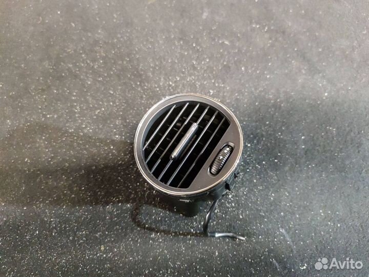 Дефлектор обдува салона левый Mercedes-Benz C219