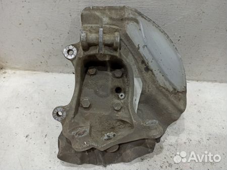 Кулак передний левый бмв