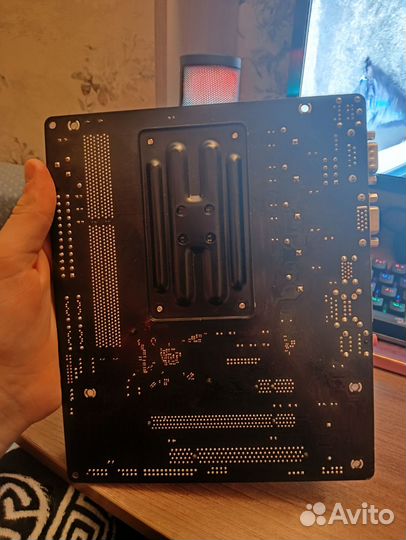 Материнская плата