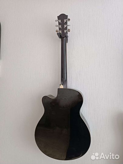 Акустическая гитара