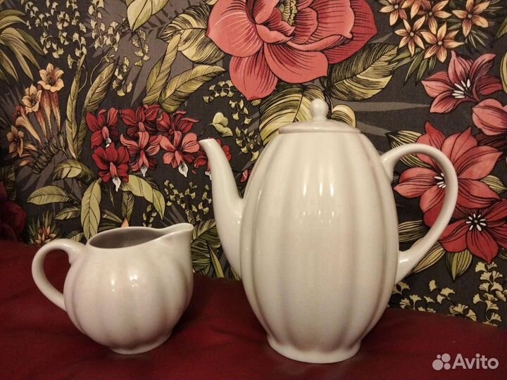 Чайник большой фарфор белый новый винтаж