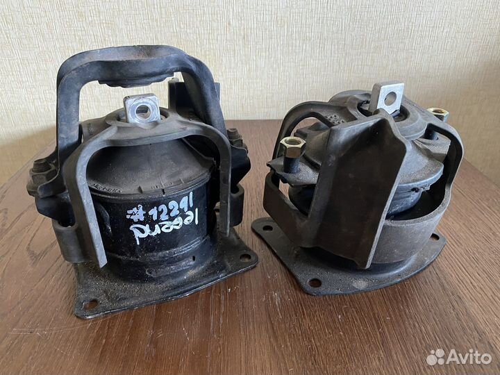 Подушка двигателя Honda legand KB1