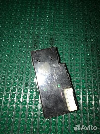 Блок управления стеклоподъемниками передний левый