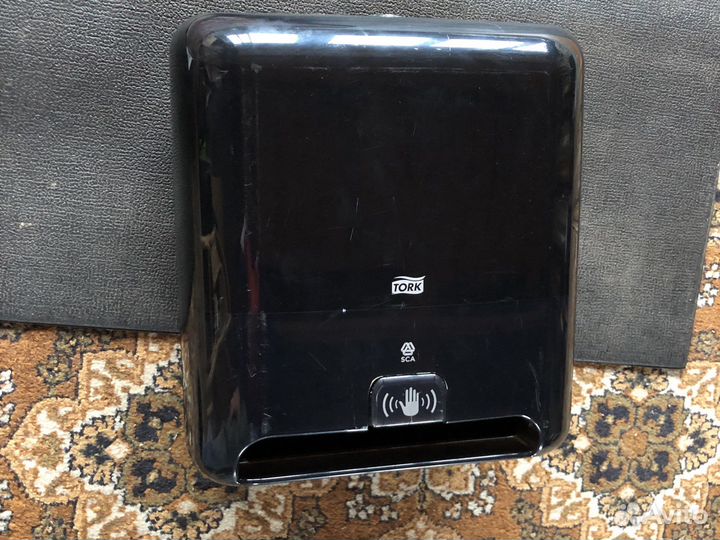 Диспенсер для бумажных полотенец tork