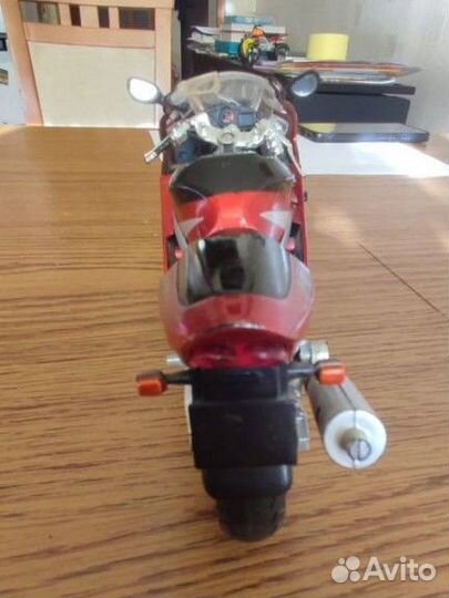 Коллекционная модель мотоцикла kawasaki