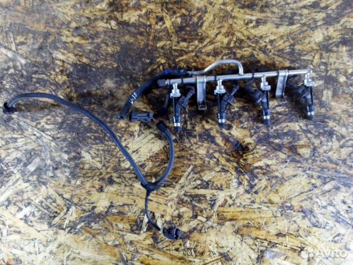 Рампа топлевная Opel Astra -H