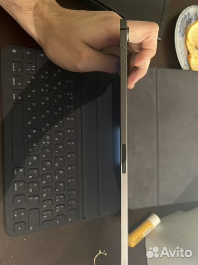 iPad pro 11 2018(256gb) +Apple smart keybord