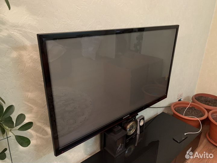 Телевизор samsung