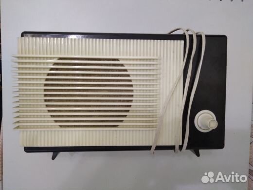 Винтажный радиоприемник 