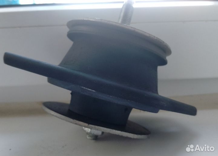 Подушка левая опоры двигателя ваз 2110