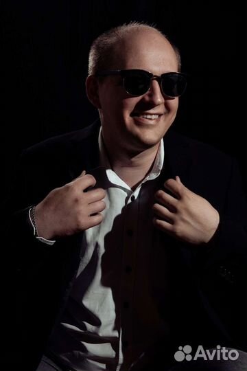 Dj с аппаратурой