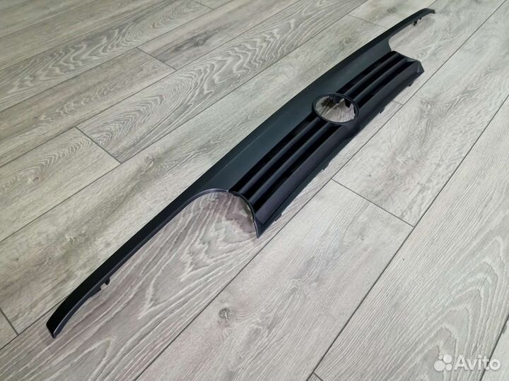 Решётка радиатора Volkswagen Golf 3 (Новая)