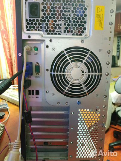 Сервер HP Proliant ML 150