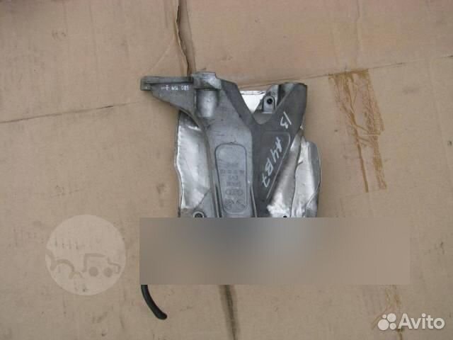 Кронштейн двигателя правый Audi A4 (B7) 2004-2009