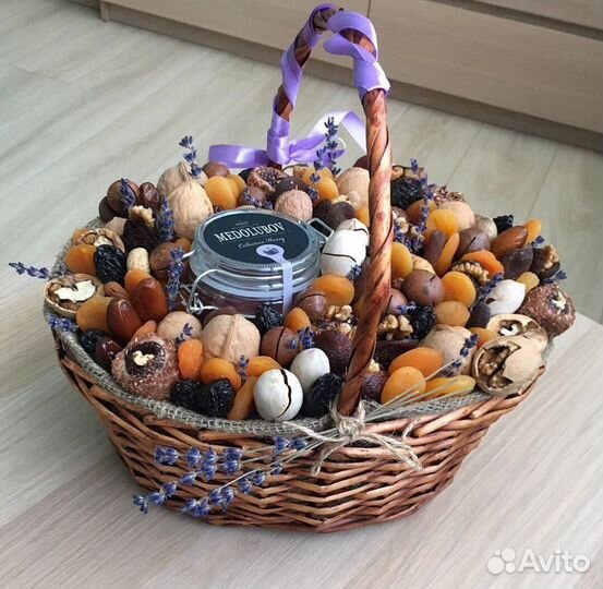 Букет из сухофруктов и орехов