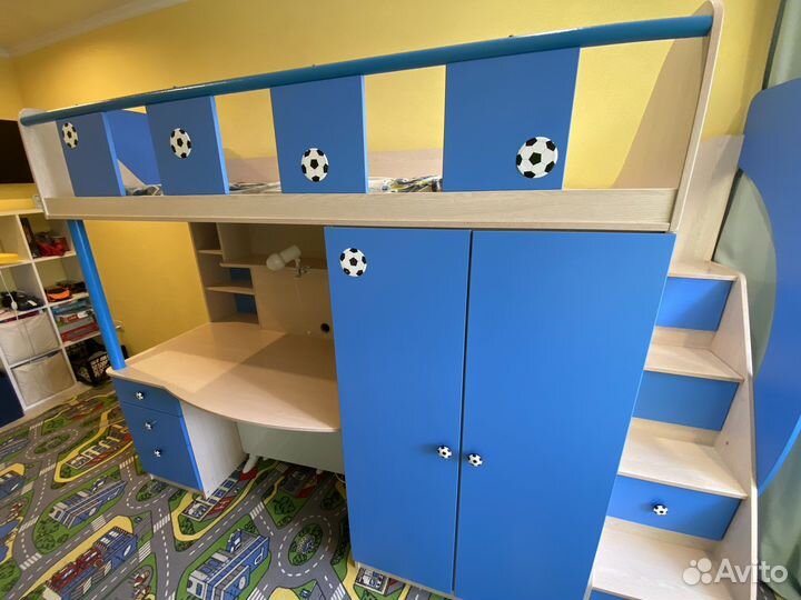 Кровать чердак со столом