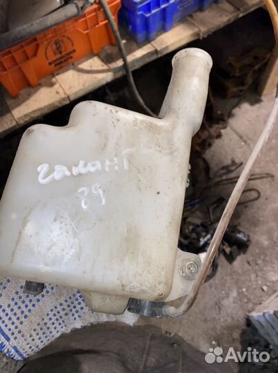 Бочек стеклоомыватель Mitsubishi Galant 6