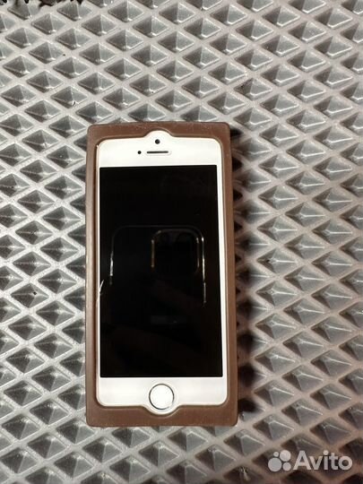 Чехлы на телефон