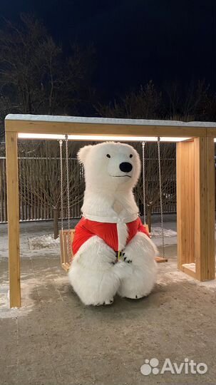 Поздравление от белого мишки Темы и его друзей