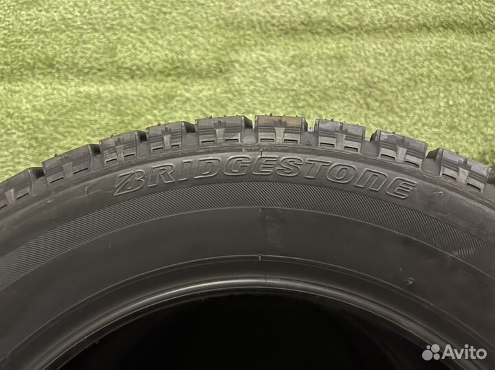 Bridgestone Blizzak VRX 225/50 R17 94S