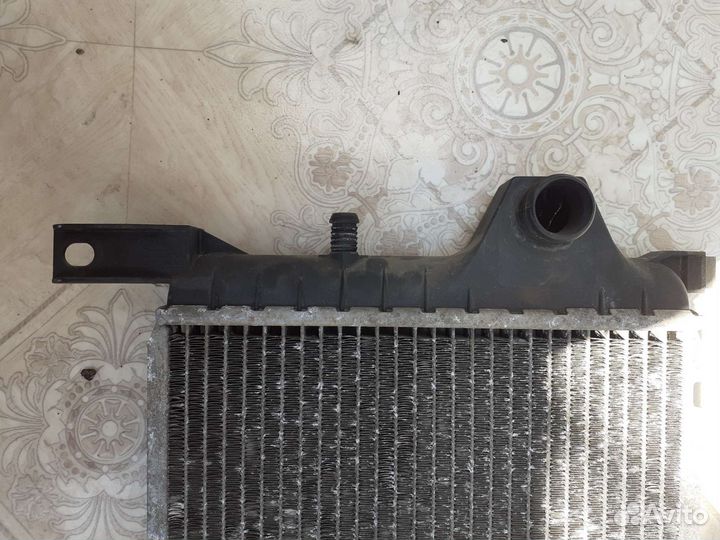 Продам радиатор охлаждения Ford Fiesta