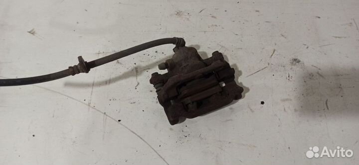 Задний тормозной суппорт правый honda cr-v 3