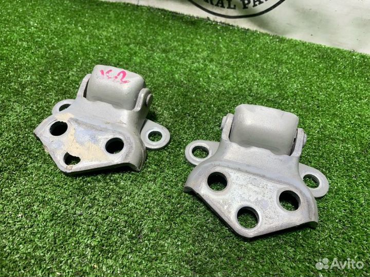 Петля двери багажника Toyota Land Cruiser Prado