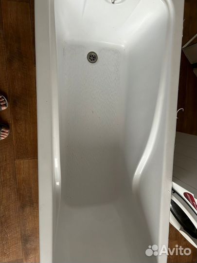 Ванная с зеркалом и экраном