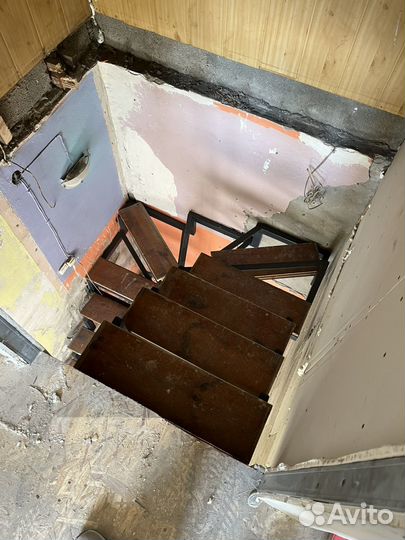 Лестница на второй этаж из металла