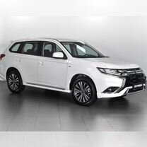 Mitsubishi Outlander 2.0 CVT, 2022, 365 км, с пробегом, цена 2 999 000 руб.