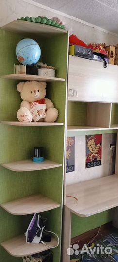 Детская кровать чердак со столом и шкафом