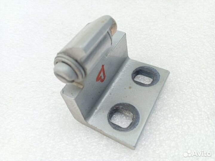 Петля двери передняя левая Bmw X5 E53 2005