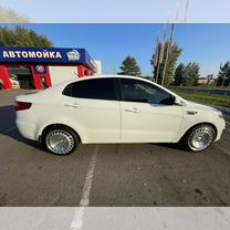 Kia Rio 1.6 AT, 2014, 160 000 км, с пробегом, цена 1 090 000 руб.