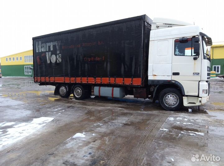 Тентованный грузовик 60 м³ DAF XF 95, 2000