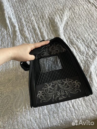 Переноска для кошек и маленьких собак