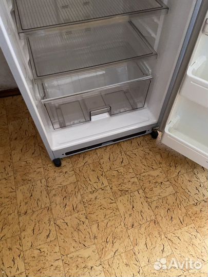 Холодильник sharp