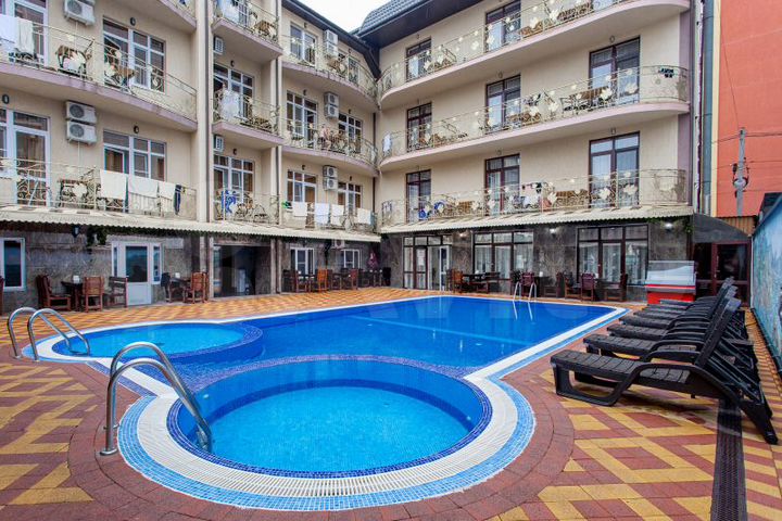 Комната 25 м², 1/4 эт.