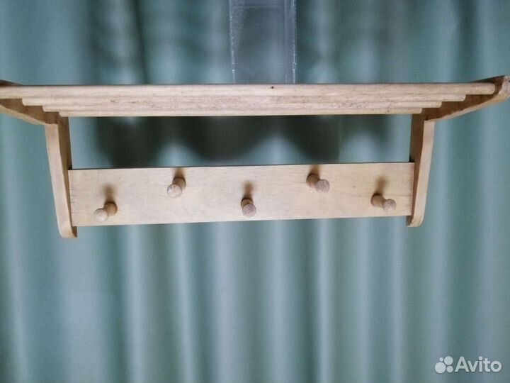 Вешалка деревянная