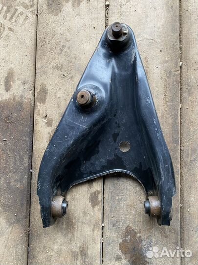 Рычаг передний на renault logan 1