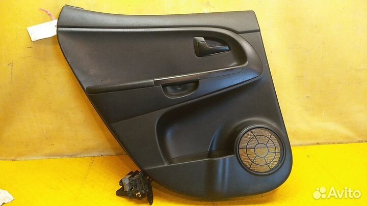 Обшивка двери задней левой Venga