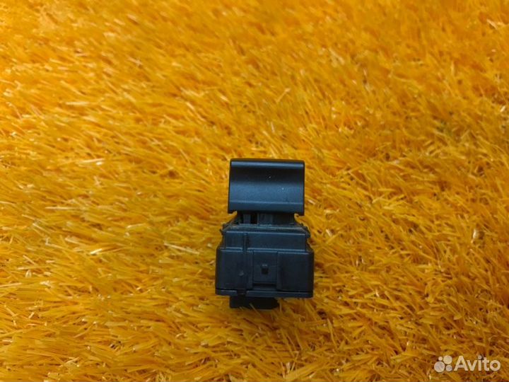 Кнопка стеклоподъемника передняя левая Bmw