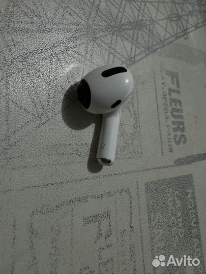 Правый наушник AirPods A2084
