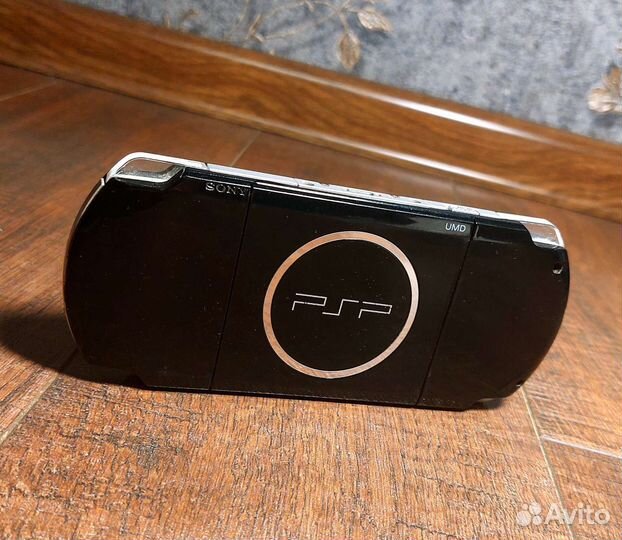 Sony PSP 3008 8Гб + Чехол + Много Игр